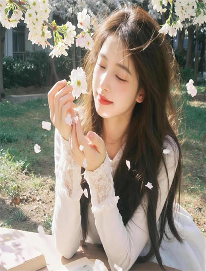 《独家记忆2018》社会批判视角：现实问题与批判意识经济分析